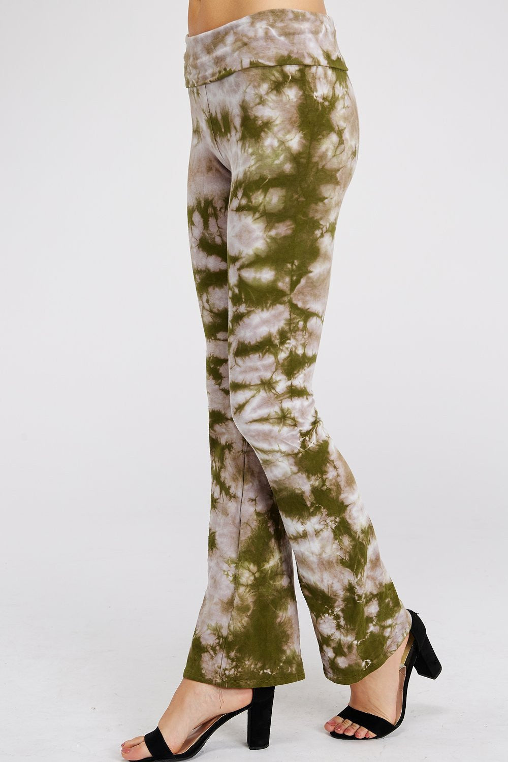 Sideways camo yoga pants are perfect for any activity,tie-dye print is beautiful and unique.